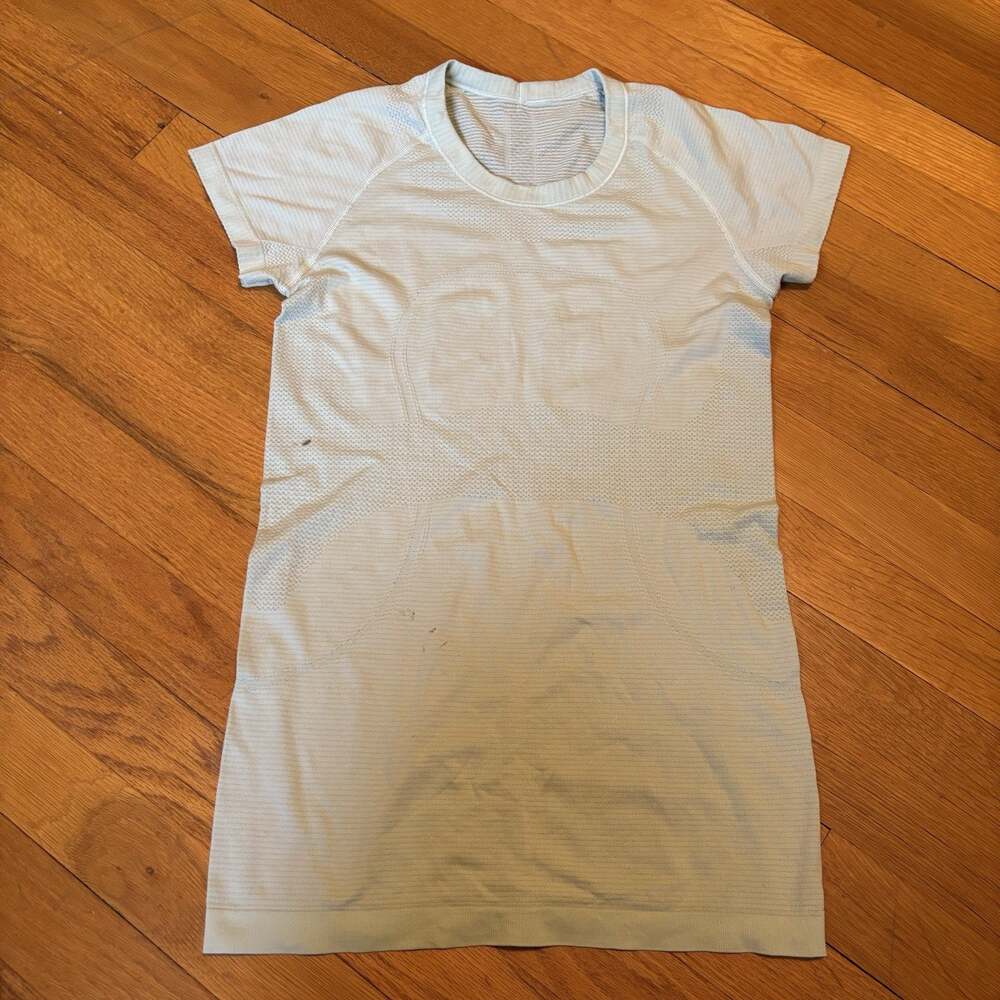 LULULEMON Women’s Light Green Short Sleeve Active Top Running Sport 6 Medium